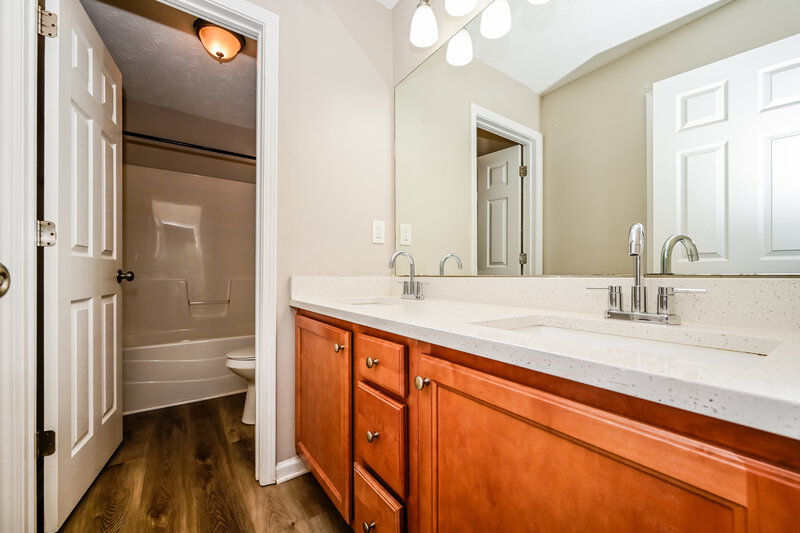 2,480/Mo, 1024 Levista Dr Locust Grove, GA 30248 Bathroom View