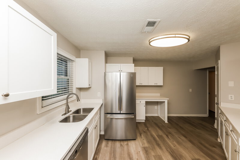 1,795/Mo, 2429 Chauncey Ln SW Marietta, GA 30064 Kitchen View