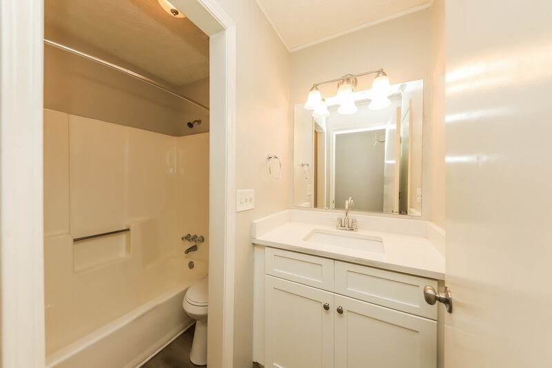 1,795/Mo, 2429 Chauncey Ln SW Marietta, GA 30064 Bathroom View