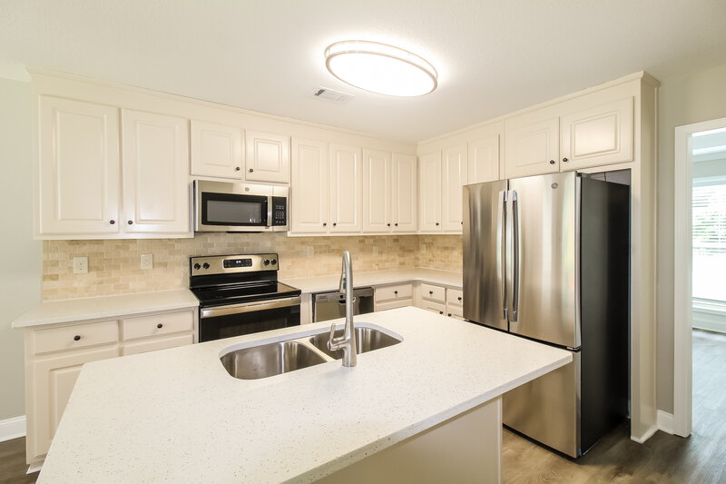 2,060/Mo, 1680 Deer Creek Ln Monroe, GA 30655 Kitchen View
