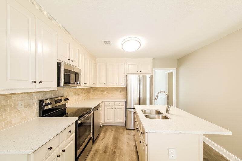 2,060/Mo, 1680 Deer Creek Ln Monroe, GA 30655 Kitchen View 2