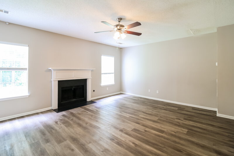 2,360/Mo, 1958 Smithfield Ave Ellenwood, GA 30294 Living Room View 2