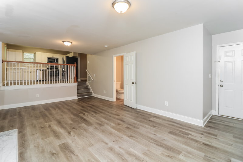 1,890/Mo, 2538 Rock Creek Ct Sw Marietta, GA 30064 Living Room View 2