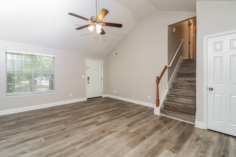 1,890/Mo, 2538 Rock Creek Ct Sw Marietta, GA 30064 Family Room View 2