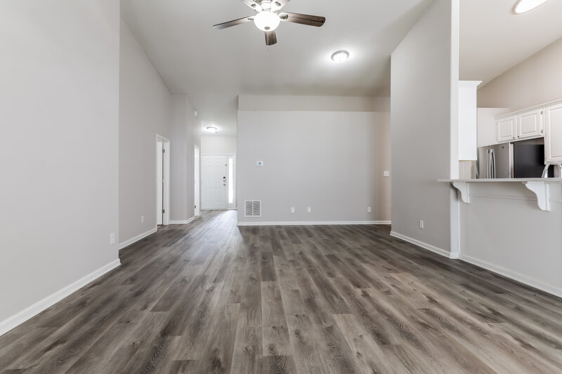 2,850/Mo, 106 Garden Walk Stockbridge, GA 30281 Living Room View