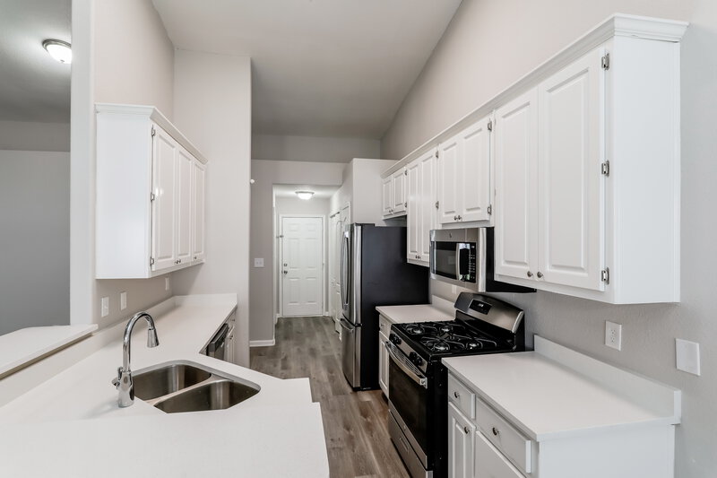 2,850/Mo, 106 Garden Walk Stockbridge, GA 30281 Kitchen View