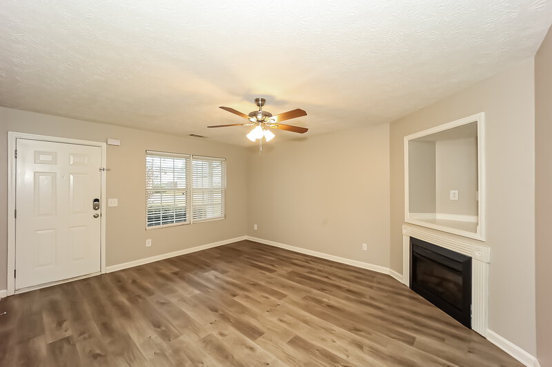 1,825/Mo, 10948 Big Sky Dr Hampton, GA 30228 Living Room View