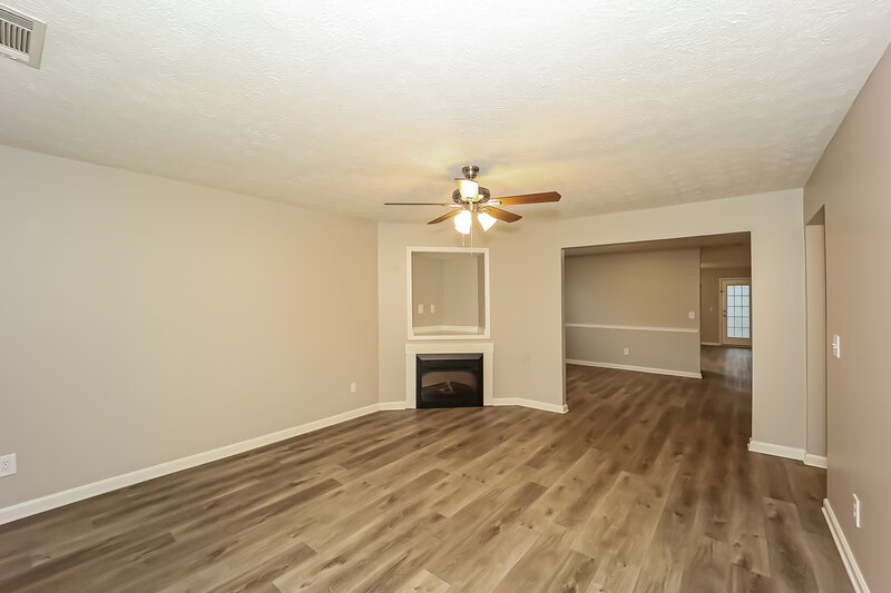 1,825/Mo, 10948 Big Sky Dr Hampton, GA 30228 Living Room View 2