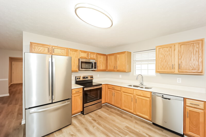 1,825/Mo, 10948 Big Sky Dr Hampton, GA 30228 Kitchen View 3