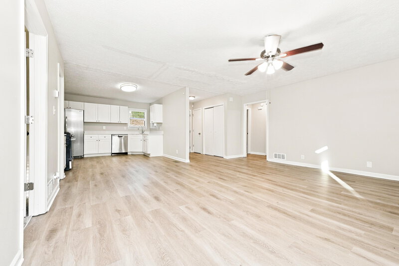 1,645/Mo, 5069 Great Meadows Rd Lithonia, GA 30038 Living Room View