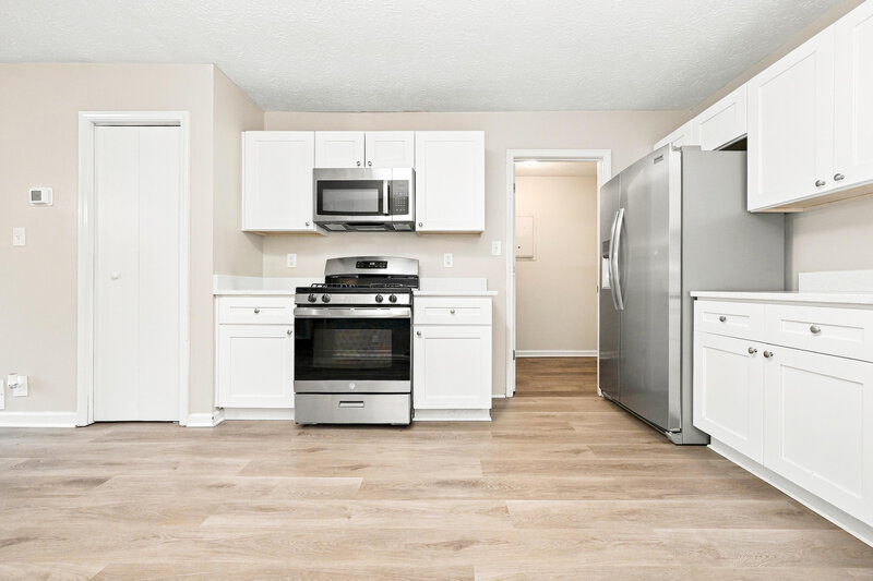 1,645/Mo, 5069 Great Meadows Rd Lithonia, GA 30038 Kitchen View