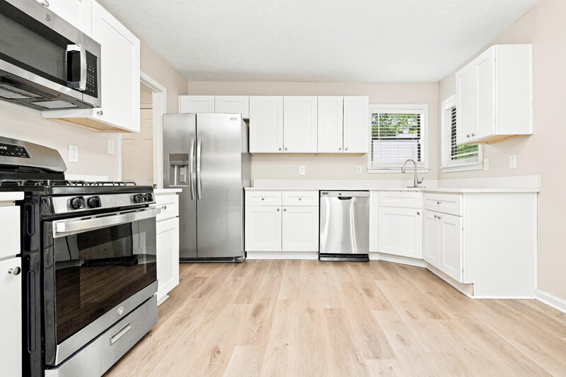 1,645/Mo, 5069 Great Meadows Rd Lithonia, GA 30038 Kitchen View 2