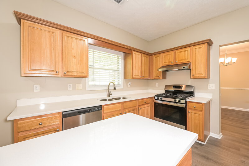 2,430/Mo, 5667 Lake Trace Lithonia, GA 30058 Kitchen View 2