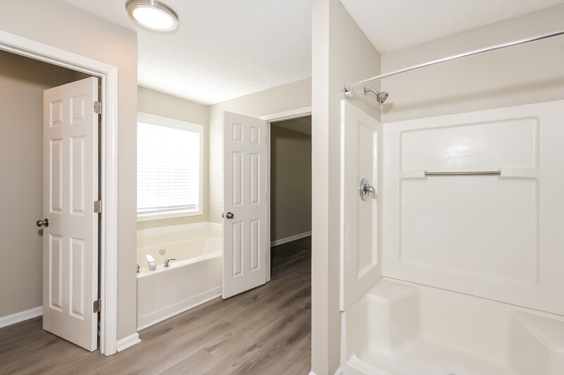 2,430/Mo, 5667 Lake Trace Lithonia, GA 30058 Main Bathroom View 2