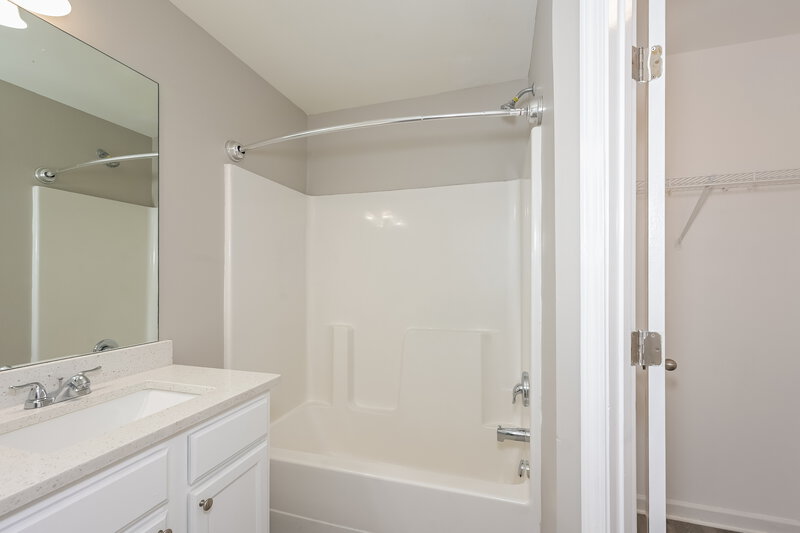 2,020/Mo, 643 Nonsuch Way Winder, GA 30680 Main Bathroom View 2