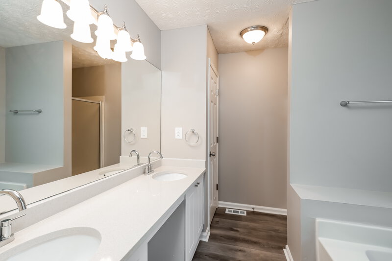 2,635/Mo, 858 Stonebridge Cres Lithonia, GA 30058 Main Bathroom View