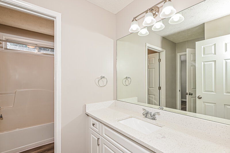 2,390/Mo, 785 Georgian Hills Dr Lawrenceville, GA 30045 Bathroom View