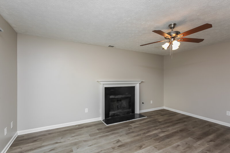 2,235/Mo, 4988 Wynhurst Way Stone Mountain, GA 30088 Living Room View