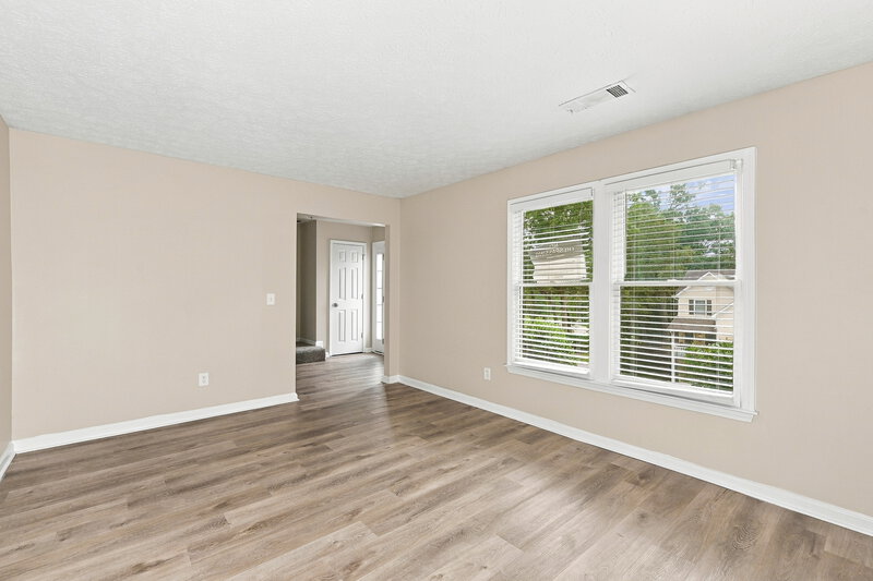 2,220/Mo, 4988 Wynhurst Way Stone Mountain, GA 30088 Living Room View