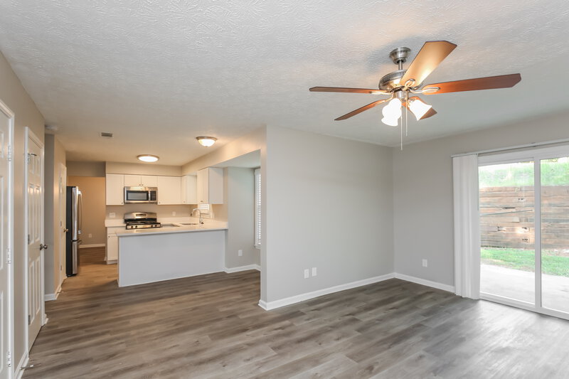 2,235/Mo, 4988 Wynhurst Way Stone Mountain, GA 30088 Living Room View 2