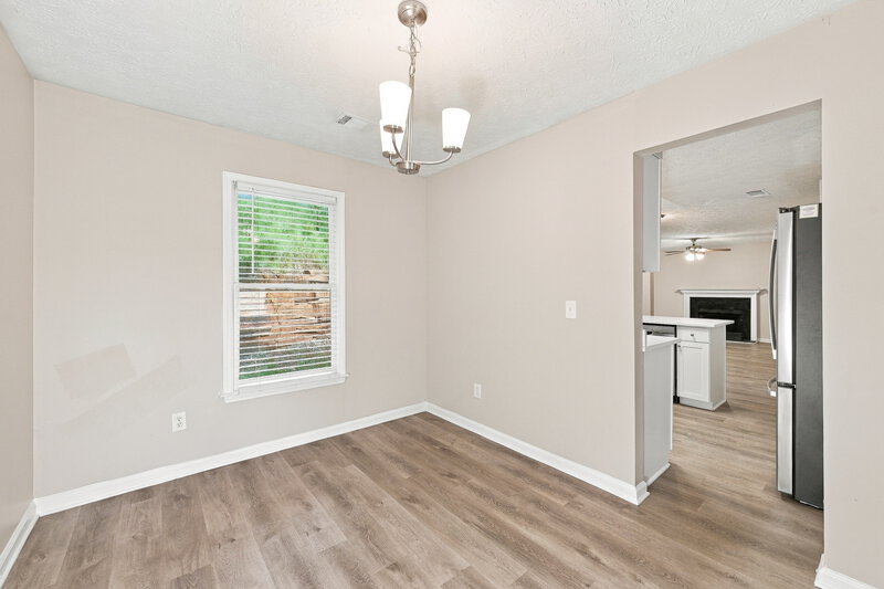 2,220/Mo, 4988 Wynhurst Way Stone Mountain, GA 30088 Dining Room View