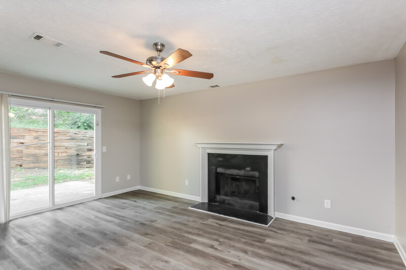 2,235/Mo, 4988 Wynhurst Way Stone Mountain, GA 30088 Living Room View 3