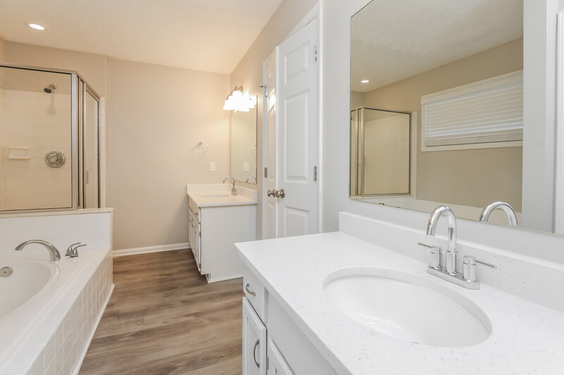 2,235/Mo, 4988 Wynhurst Way Stone Mountain, GA 30088 Main Bathroom View