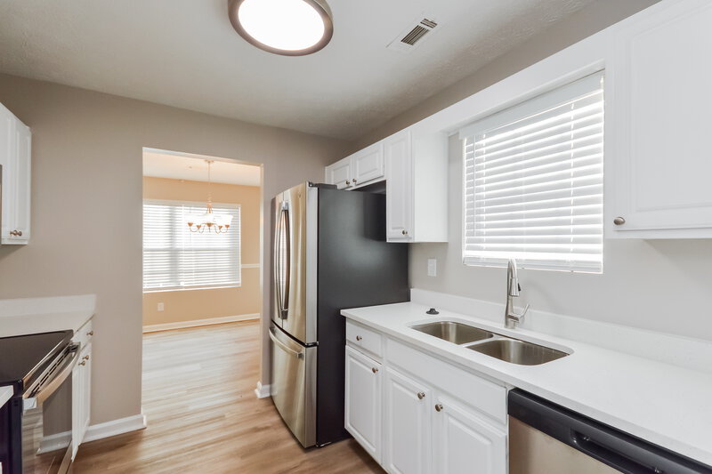 1,905/Mo, 9162 S Sterling Lakes Dr Covington, GA 30014 Kitchen View