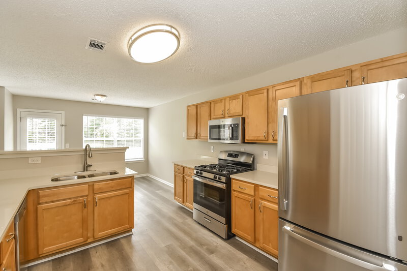 2,475/Mo, 1726 Byrom Pkwy Jonesboro, GA 30296 Kitchen View