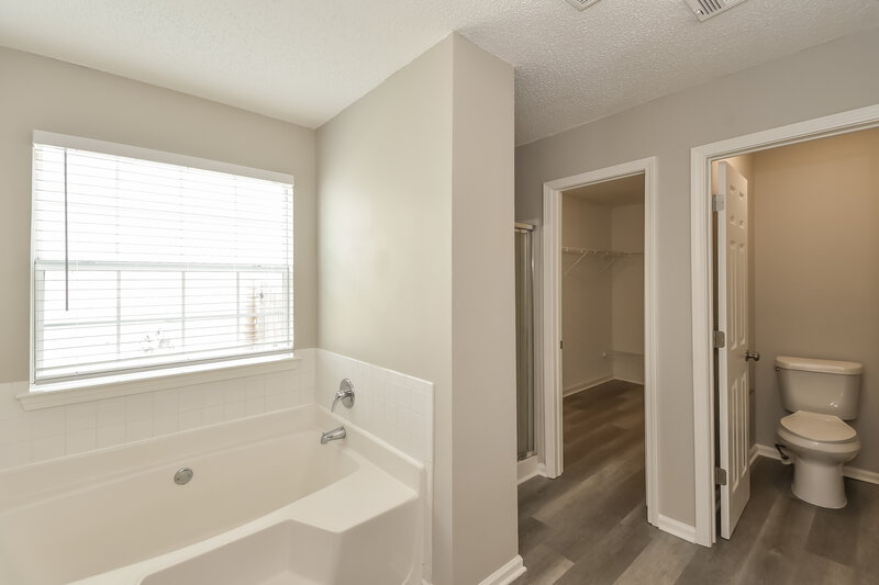 2,475/Mo, 1726 Byrom Pkwy Jonesboro, GA 30296 Main Bathroom View
