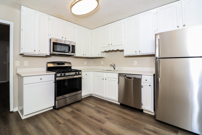 2,080/Mo, 1531 Scott Oaks Court SW Marietta, GA 30008 Kitchen View 2