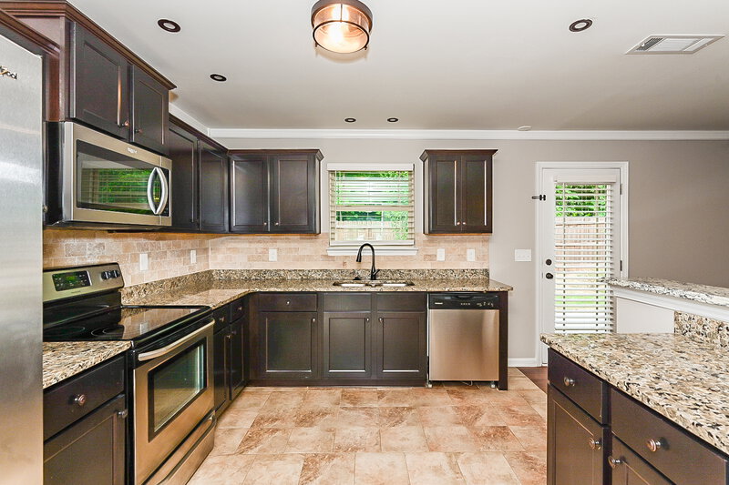 0/Mo, 166 Pristine Dr Locust Grove, GA 30248 Kitchen View