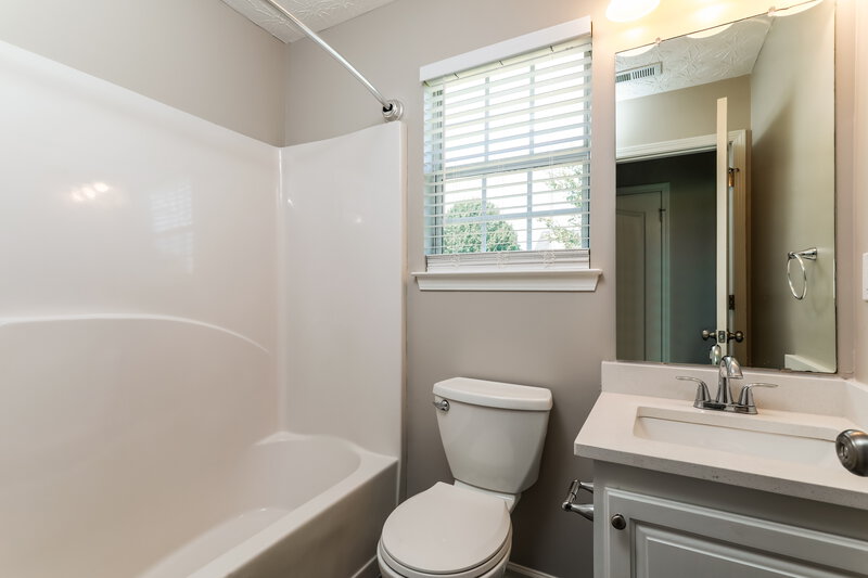 2,415/Mo, 125 Heaton Place Trl Covington, GA 30016 Bathroom View