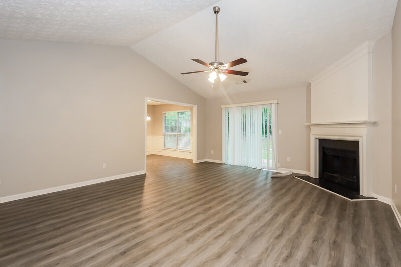 2,540/Mo, 8391 Taylor Rd Riverdale, GA 30274 Living Room View