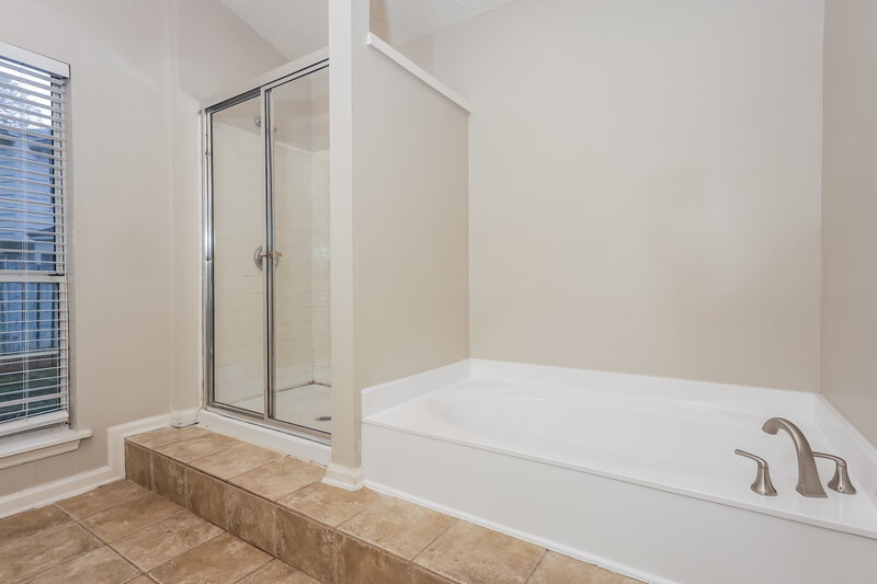 2,540/Mo, 8391 Taylor Rd Riverdale, GA 30274 Bathroom View