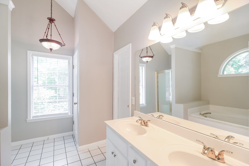 2,675/Mo, 155 Byington Dr Fayetteville, GA 30214 Main Bathroom View