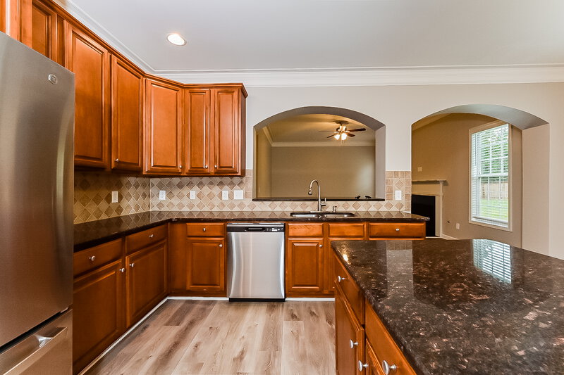 3,550/Mo, 2730 Tell Place Way SW Atlanta, GA 30331 Kitchen View