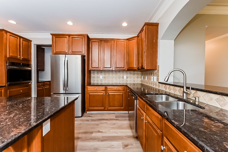 3,550/Mo, 2730 Tell Place Way SW Atlanta, GA 30331 Kitchen View 2