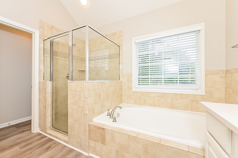 3,550/Mo, 2730 Tell Place Way SW Atlanta, GA 30331 Bathroom View