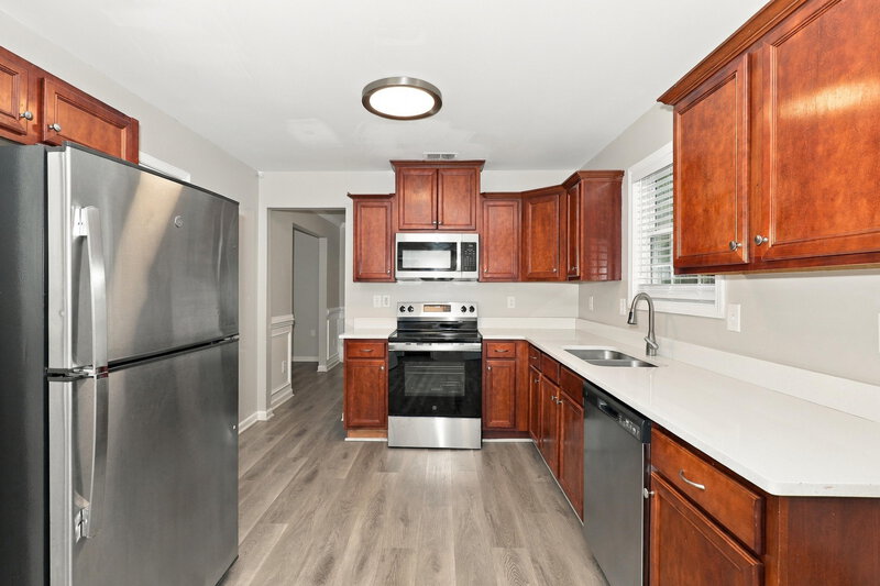 0/Mo, 101 Revolutionary Dr Hampton, GA 30228 Kitchen View 2