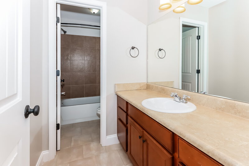 2,440/Mo, 312 Norway Spruce Ct Locust Grove, GA 30248 Main Bathroom View