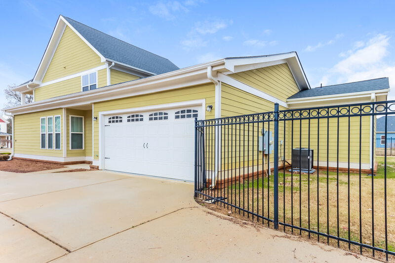 2,440/Mo, 312 Norway Spruce Ct Locust Grove, GA 30248 Rear View
