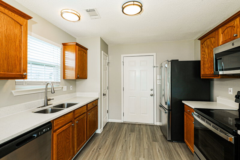 2,110/Mo, 5862 Amerson Ln Ellenwood, GA 30294 Kitchen View