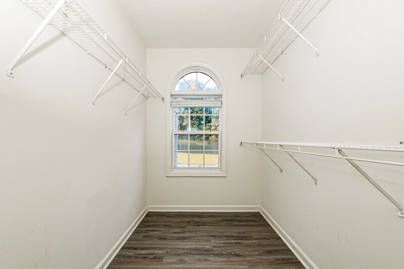 2,110/Mo, 5862 Amerson Ln Ellenwood, GA 30294 Walk In Closet View