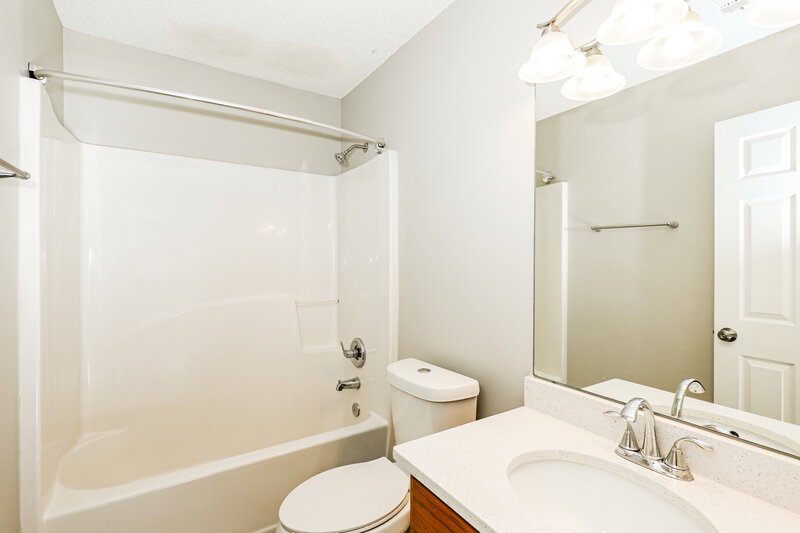 2,110/Mo, 5862 Amerson Ln Ellenwood, GA 30294 Bathroom View 2