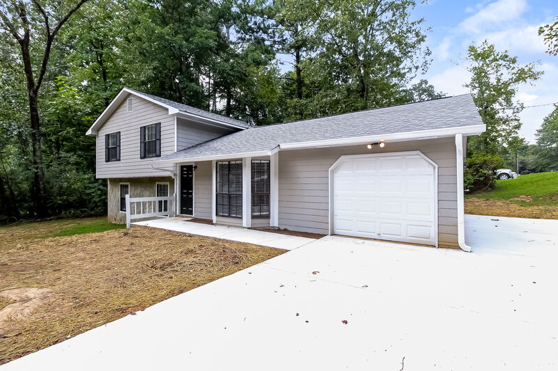 2,030/Mo, 1895 Petite Ln Lithonia, GA 30058 Front View