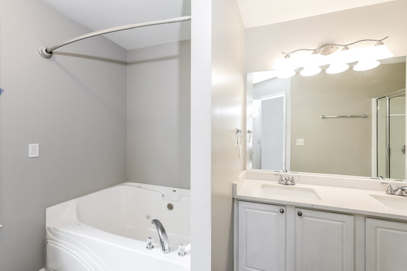 2,315/Mo, 4358 Savannah Dr Atlanta, GA 30349 Main Bathroom View