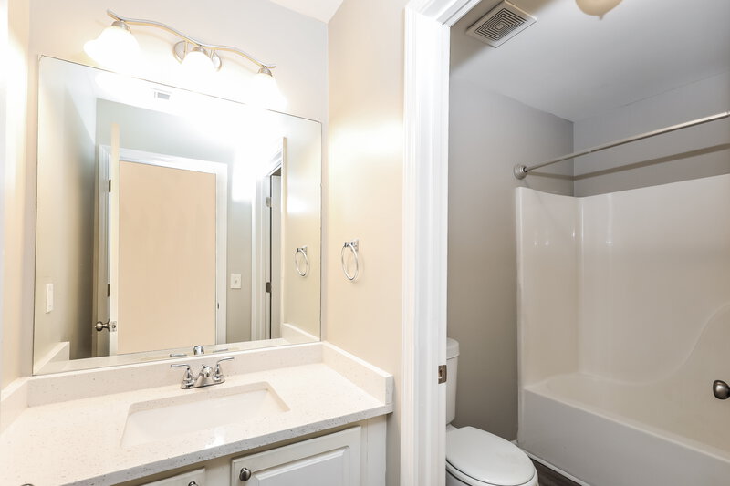 2,315/Mo, 4358 Savannah Dr Atlanta, GA 30349 Bathroom View 2