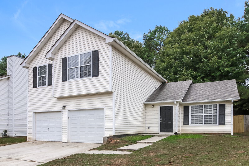 2,440/Mo, 2915 Russ Ln Lithonia, GA 30058 Front View