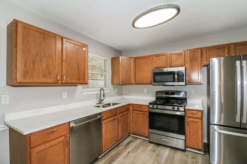 2,440/Mo, 2915 Russ Ln Lithonia, GA 30058 Kitchen View